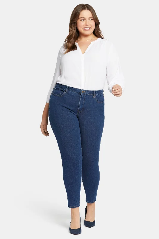 Ami Skinny Jeans In Plus Size - Quinn